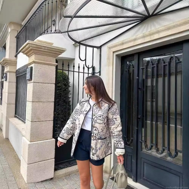 Women's Vintage Paisley Printed Quilted Jacket Polyester Cotton Padded Coat Contrast Piping Round Neck Loose Outerwear For Autumn Winter