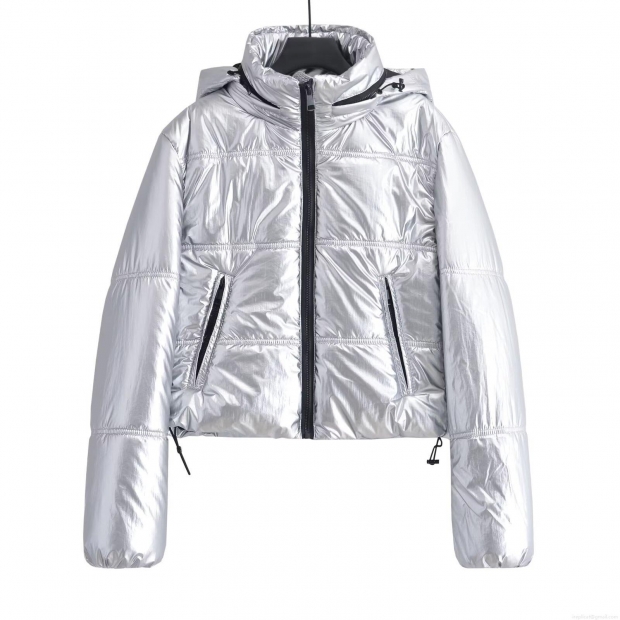 Women's Silver Metallic Hooded Puffer Jacket Shiny Padded Coat Short Winter Warm Outerwear Windproof Zip Up Quilted Jacket Women Streetwear Fashion